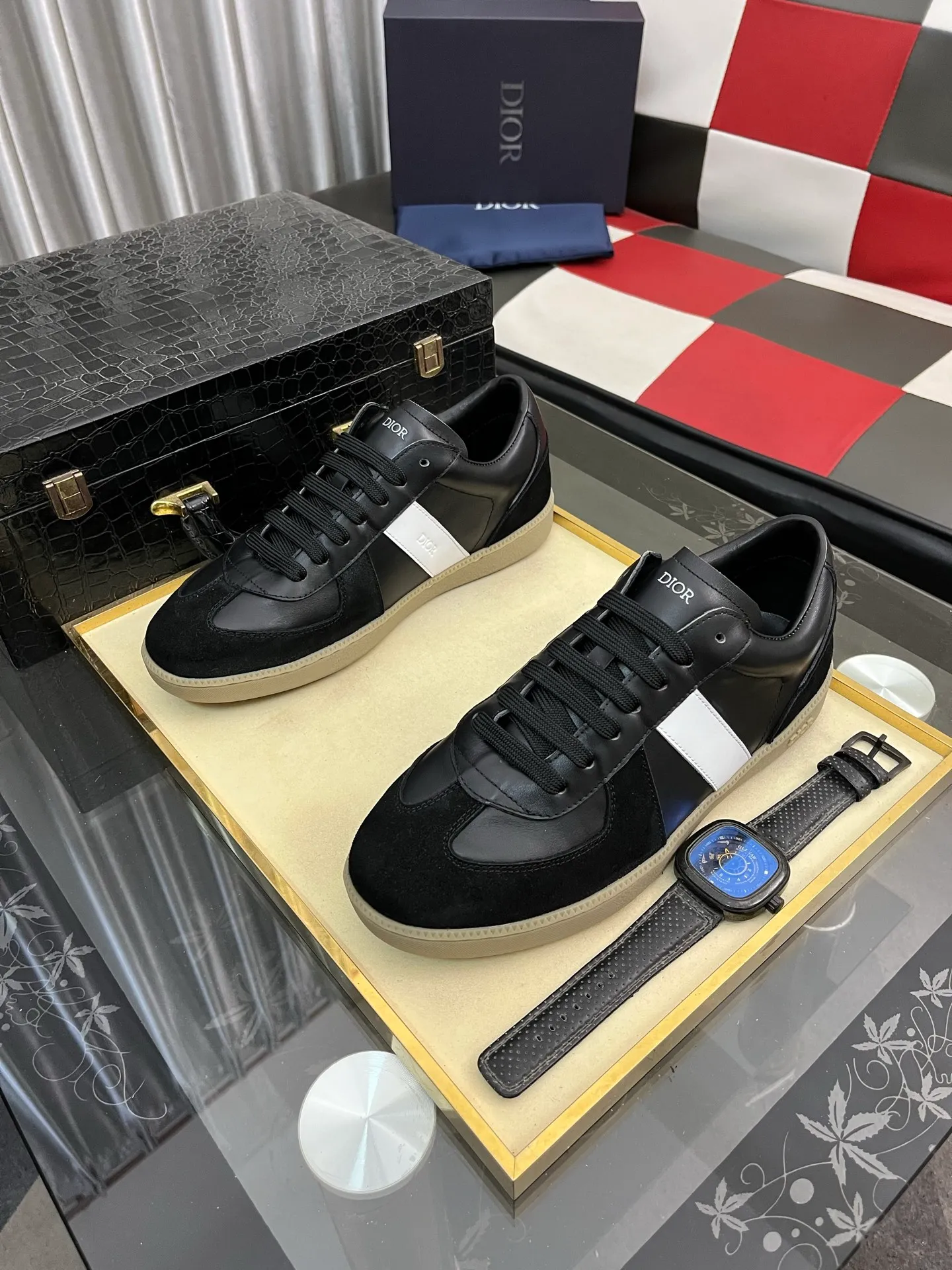 Men's shoes💰380⌚️⌚️[Dior] Dior's new men's genuine leather casual shoes, the highest version on the market, any comparison is welcome🆚! The original leather has excellent texture and is super high-end! Fetal sheep net lining imported from Italy, removable pad! Luxurious materials and fine workmanship, highly recommended! Code number: 38-44